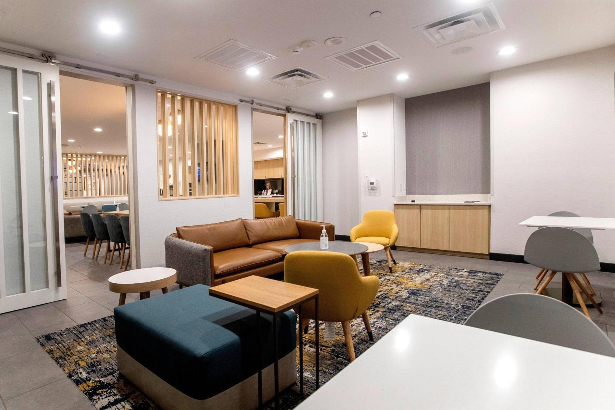 Towneplace Suites By Marriott Conroe Esterno foto