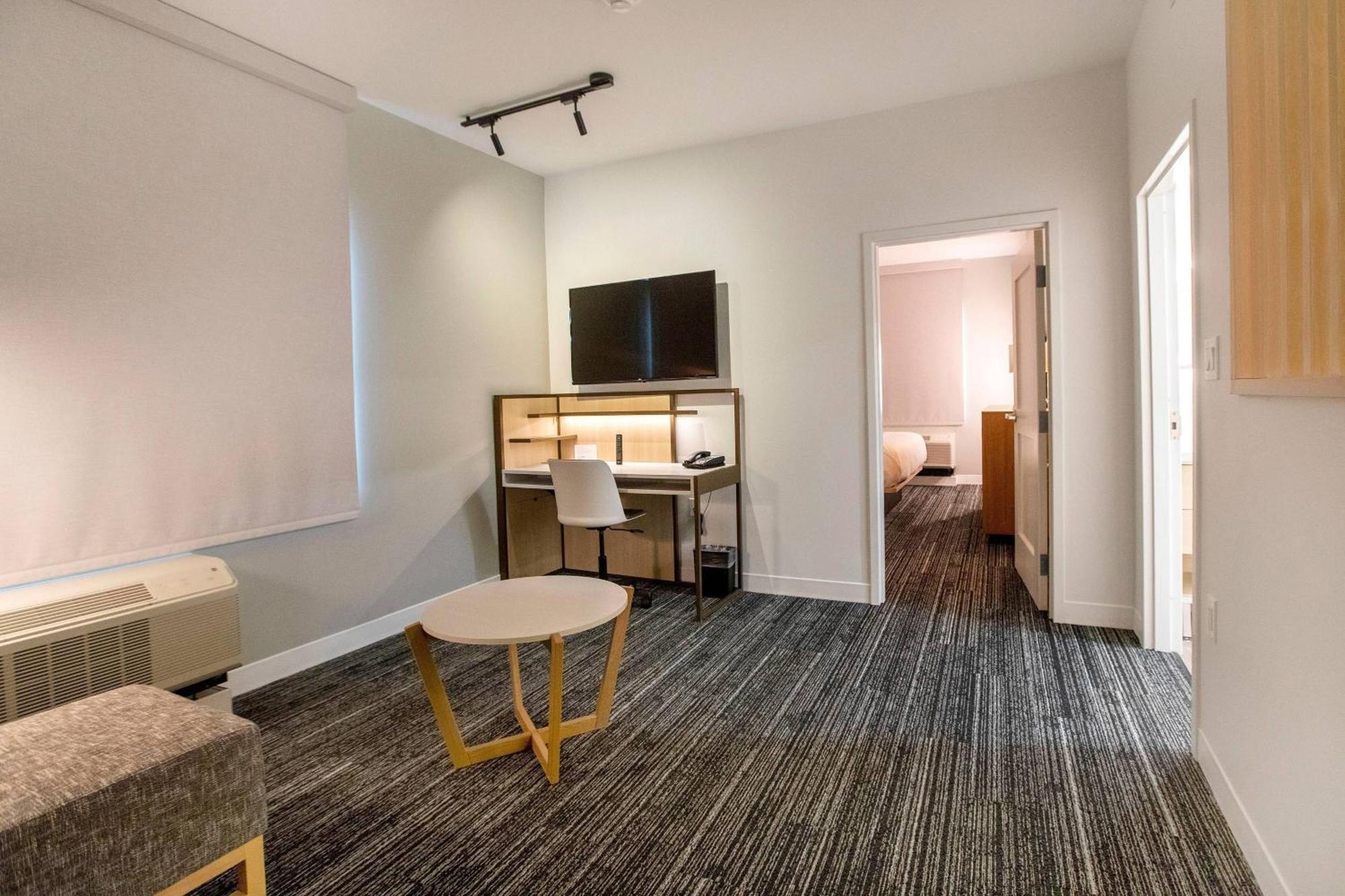 Towneplace Suites By Marriott Conroe Esterno foto